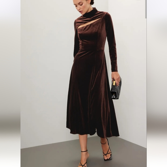 Rene Ruiz Dresses & Skirts - Rene Ruiz Velvet Midi Dress
